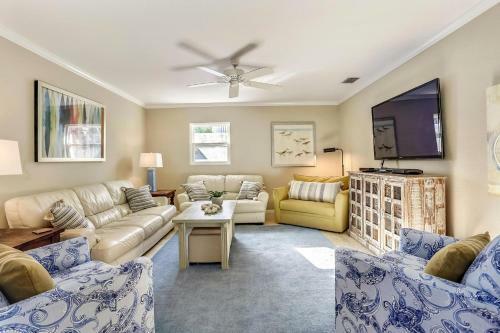 Grand Canal Front Home With Private Dock
