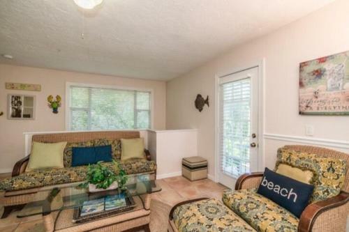 105 81st Sunset Palms Home
