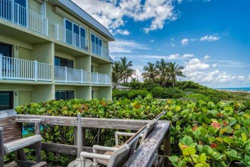 Apartamento Tipsy Turtle Oceanfront 1 Bedroom Condo