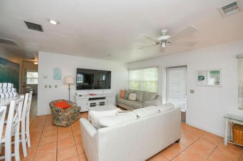 104 30th St Home