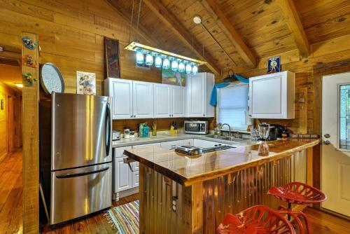 Unique Canalfront Homosassa Log Cabin With Hot Tub