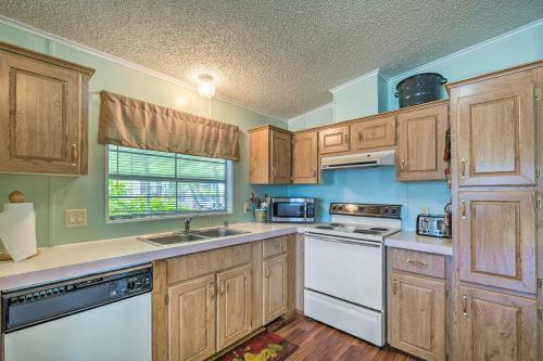 Anglers Getaway Riverfront Home With Boat Dock