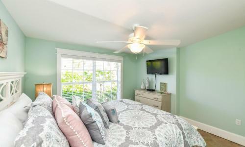 Coral Cottage By Ami Locals