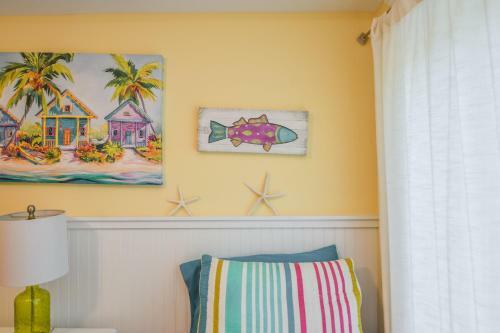 Coconut Cottage #4 By Ami Locals