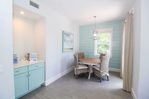 Day Break Bungalow By Ami Locals