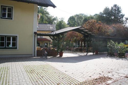 Hostal Gasthaus �berfuhr