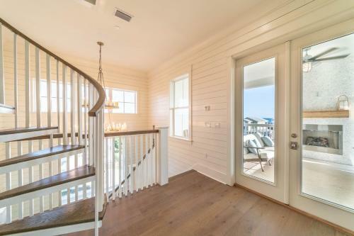 The White Pearl Home
