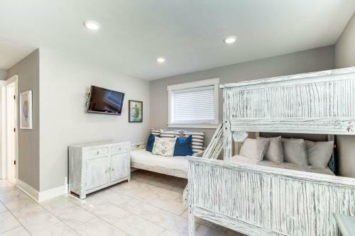 Private Pool, Beautiful Interior Finishes! Inquire For Fall Break Specials!