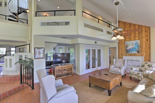 Refurbished 5,000 Sq Ft Home With Coast Views And Pool