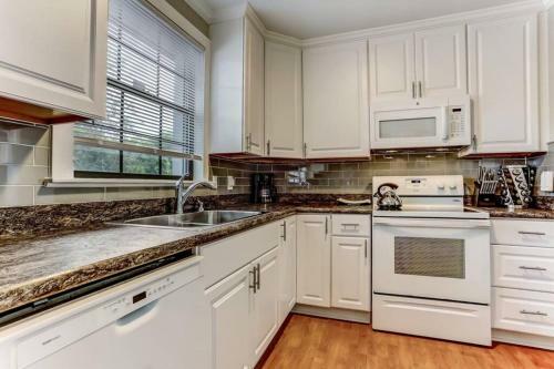 Awsome! Premier Partner 5 Star 4 Br **family, Groups, Work**