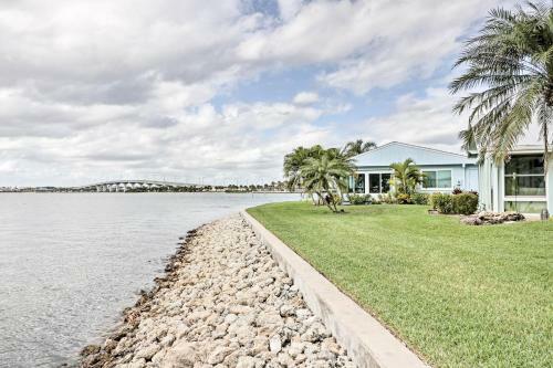 Jensen Beach Home With Pool Access-walk To Beach