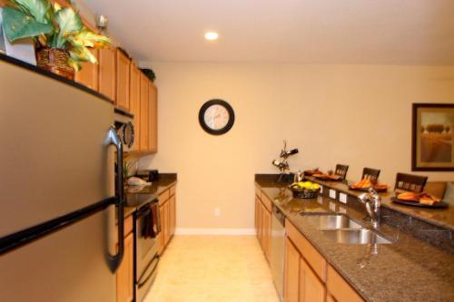 8960 Paradise Palms