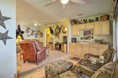Lake Hutchinson Home - Bbq And Firepit!