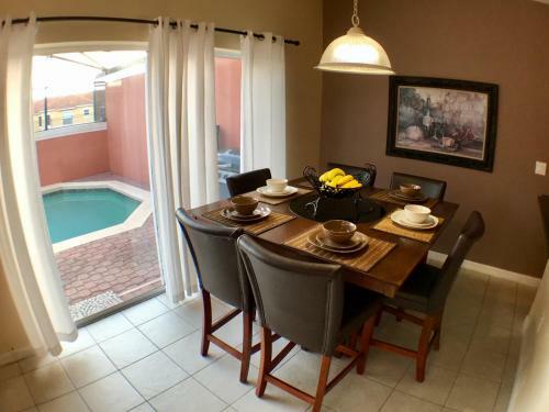 Four Bedrooms Home With Pool 3050