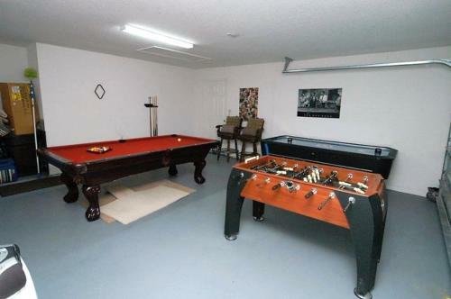 Gorgeous 4 Bedroom 3 Bath Pool Home In Cumbrian Lakes