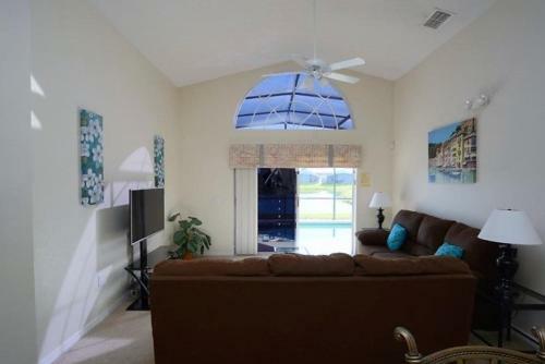 Luxurious 3 Bedroom Eagle Pointe Pool Home
