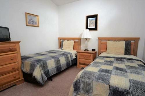Lovely 4 Bedroom 2 Bath Pool Home