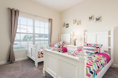 Luxury 5 Bedrooms Villa - Storey Lake