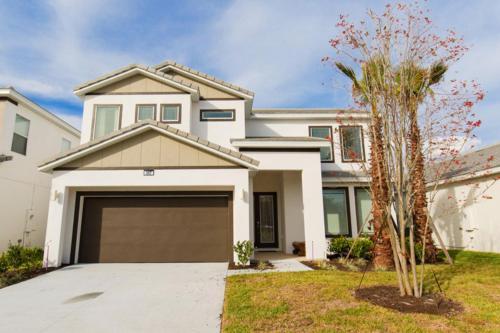 Villa 5 Bed Home At Bella Vida 347