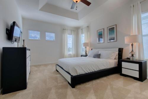 Villa 5 Bed Home At Bella Vida 347