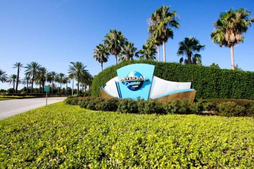 3041 Paradise Palms