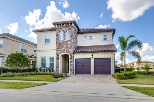Seven-bedroom Villa 760