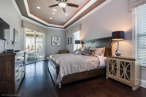 Seven-bedroom Villa 760