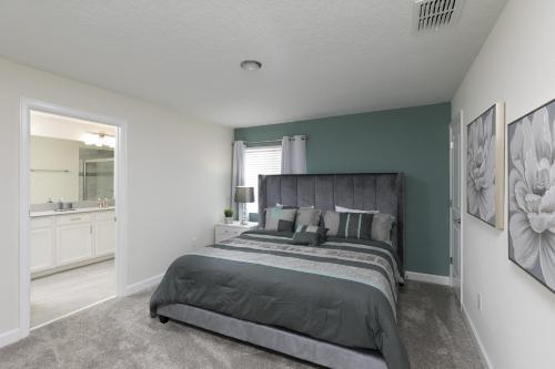 5 Bedroom Villa 10 Minutes From Disney