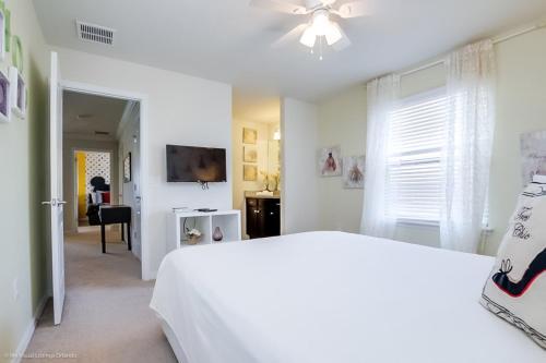 Villa Windsor At Westside - 8817md