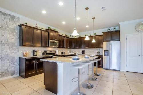Villa Windsor At Westside - 8817md