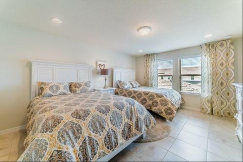 Windsor At Westside 5 Bedroom Town Home With Private Pool