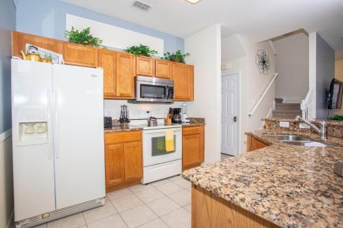 Four Bedroom W/ Pool Close To Disney 8570