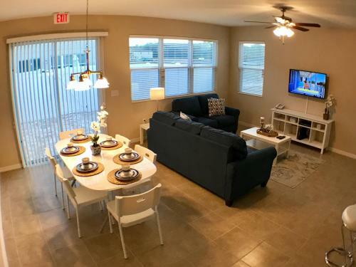 Four Bedrooms Townhome 5126