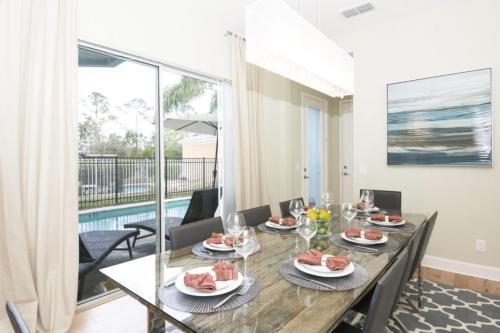 5 Suites Luxury Single Home With Private Pool Re1492
