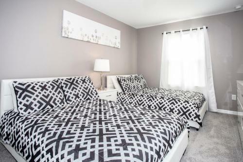 Marvelous 5 Bd Home W/ Pool And Surf Park @ Solara Resort