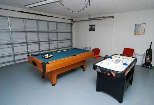4 Bedroom Pool Home, Emerald Island Resort