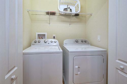 Windsor-4 Bed Townhouse W/splashpool-3812ww
