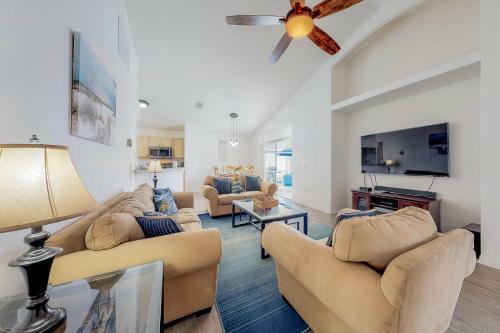 Lone Palm Villa