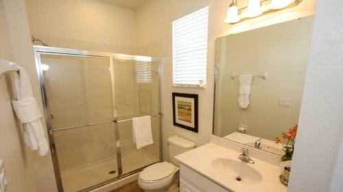 Upgraded 4 Bedroom 3 Bath End Unit Town Home