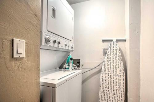 Tropical Lake Worth Hideaway Walk To Attractions!