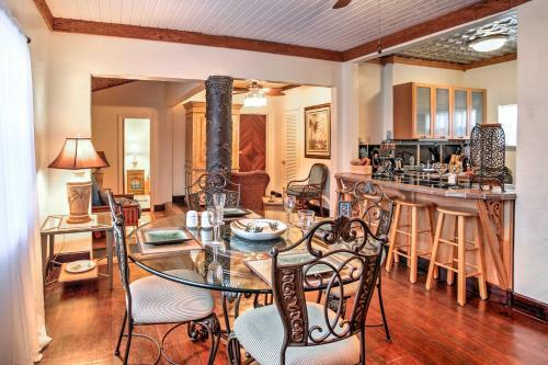 Tropical Lake Worth Hideaway Walk To Attractions!