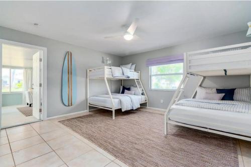 Poolside Palms Near Beach With Private Pool Home