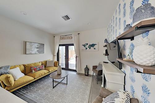 Pineapple Cove - Designer All-suite With Heated Pool Home