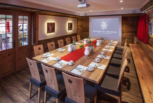 Hostal Berggasthof Edelweiss