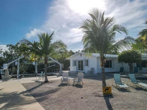Palm Point 3 Bed 2bath Home With Open Water Views & Dockage