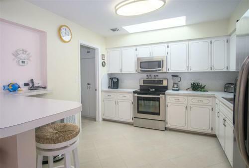 Palm Point 3 Bed 2bath Home With Open Water Views & Dockage