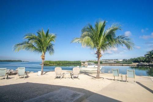 Palm Point 3 Bed 2bath Home With Open Water Views & Dockage