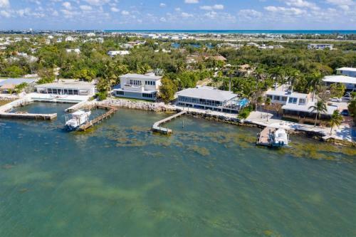 Caribbean Sunset 3bed/3bath With Private Pool & Dockage