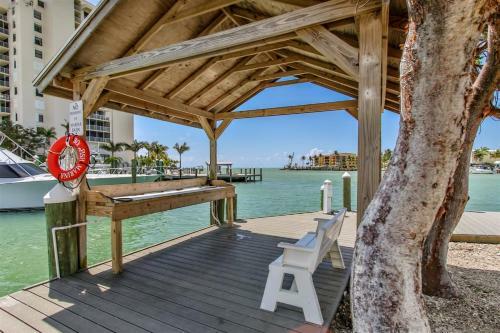Victoria's Holiday 3bed/2bath Townhouse With Shared Pool