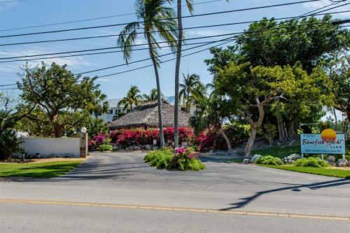 Victoria's Holiday 3bed/2bath Townhouse With Shared Pool